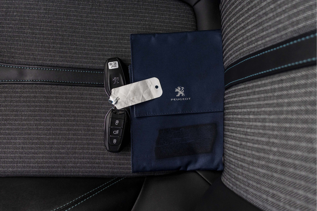 Peugeot 3008 (KVL58Z) met abonnement