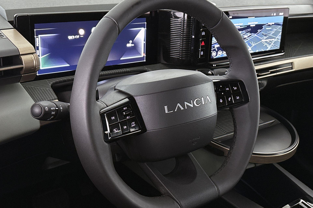 Lancia Ypsilon (HXF16L) met abonnement