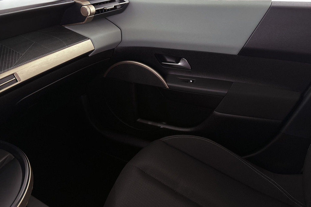 Lancia Ypsilon (HXF16L) met abonnement