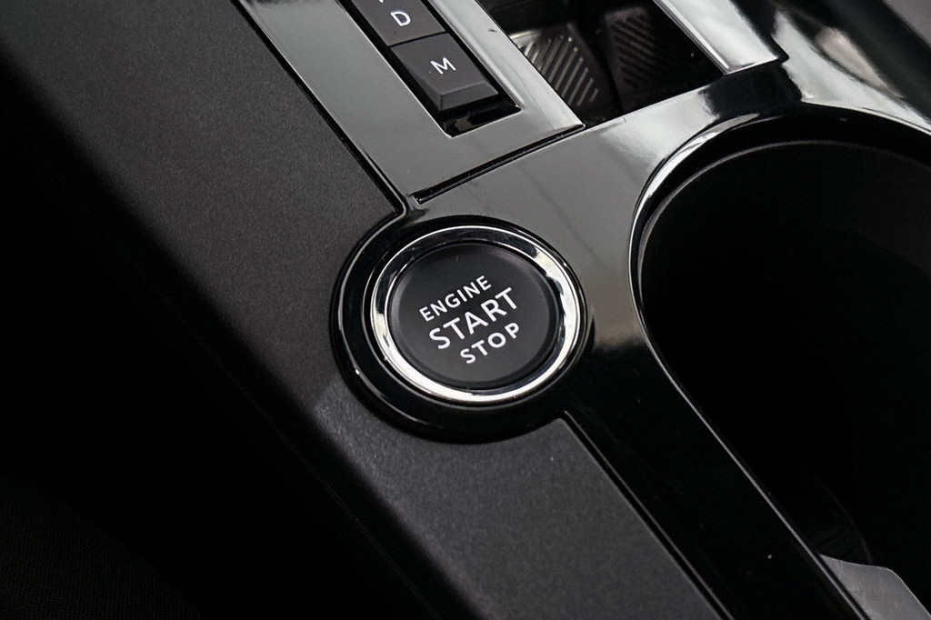 Lancia Ypsilon (HXF16L) met abonnement