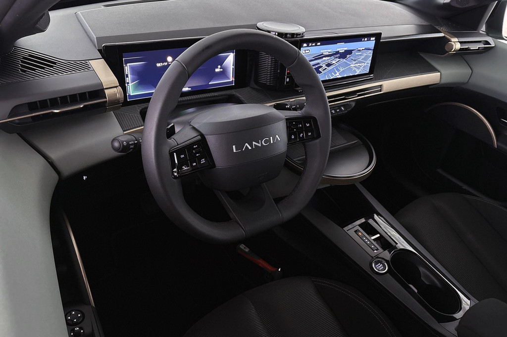 Lancia Ypsilon (HXF16L) met abonnement