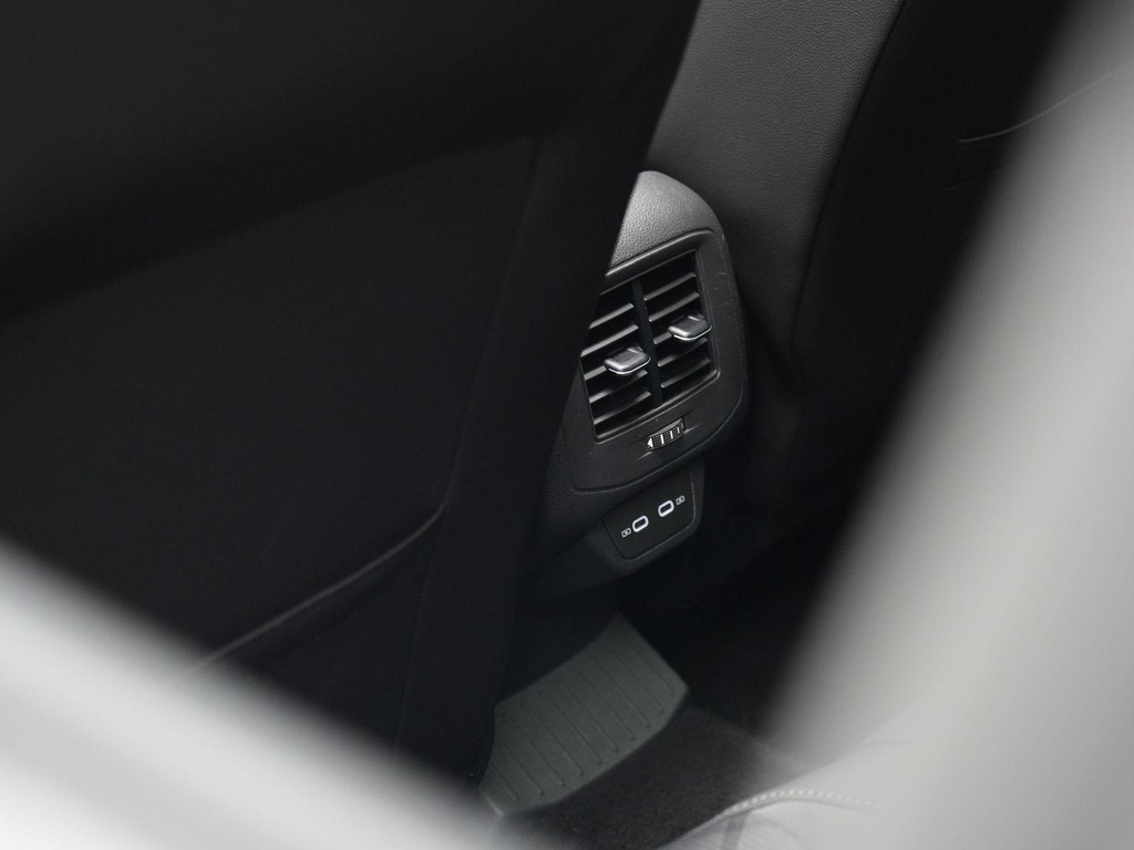 Volkswagen T-Roc (Z863FS) met abonnement