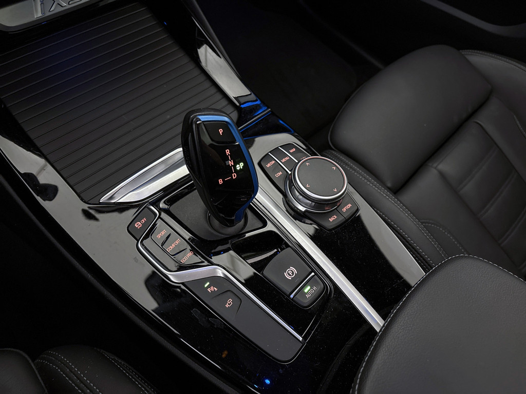 BMW iX3 (L252LB) met abonnement