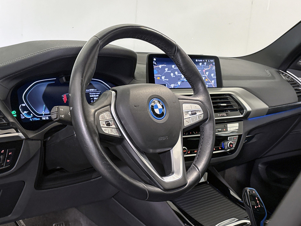 BMW iX3 (L252LB) met abonnement
