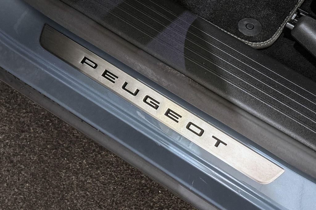Peugeot 5008 (KFZ75P) met abonnement