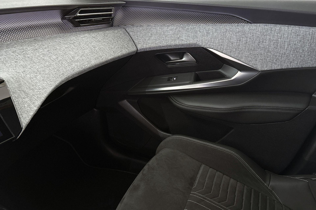 Peugeot 5008 (KFZ75P) met abonnement