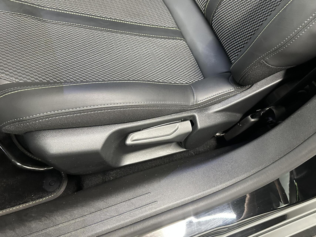 Peugeot 208 (HJG68J) met abonnement