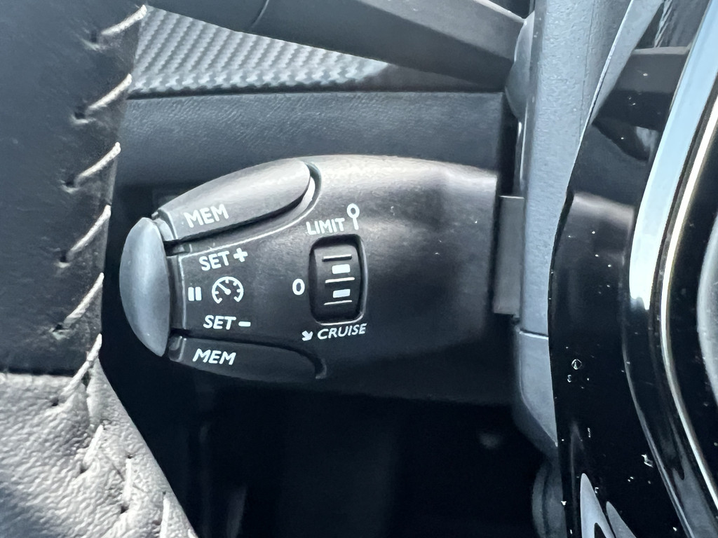 Peugeot 208 (JVP06F) met abonnement