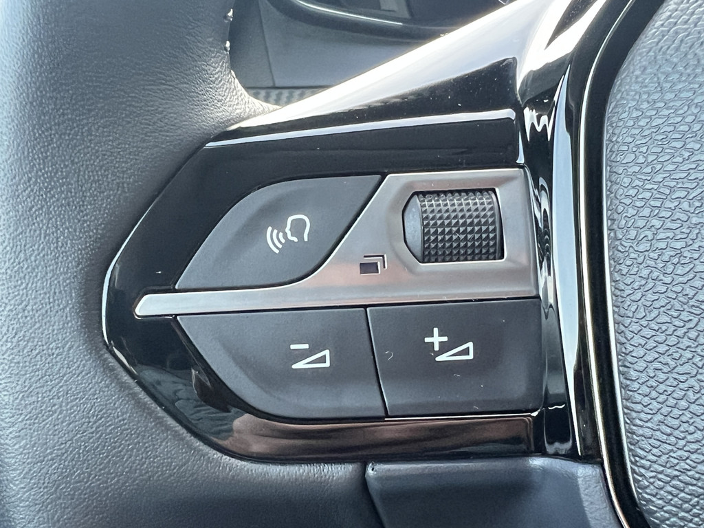 Peugeot 208 (JVP06F) met abonnement