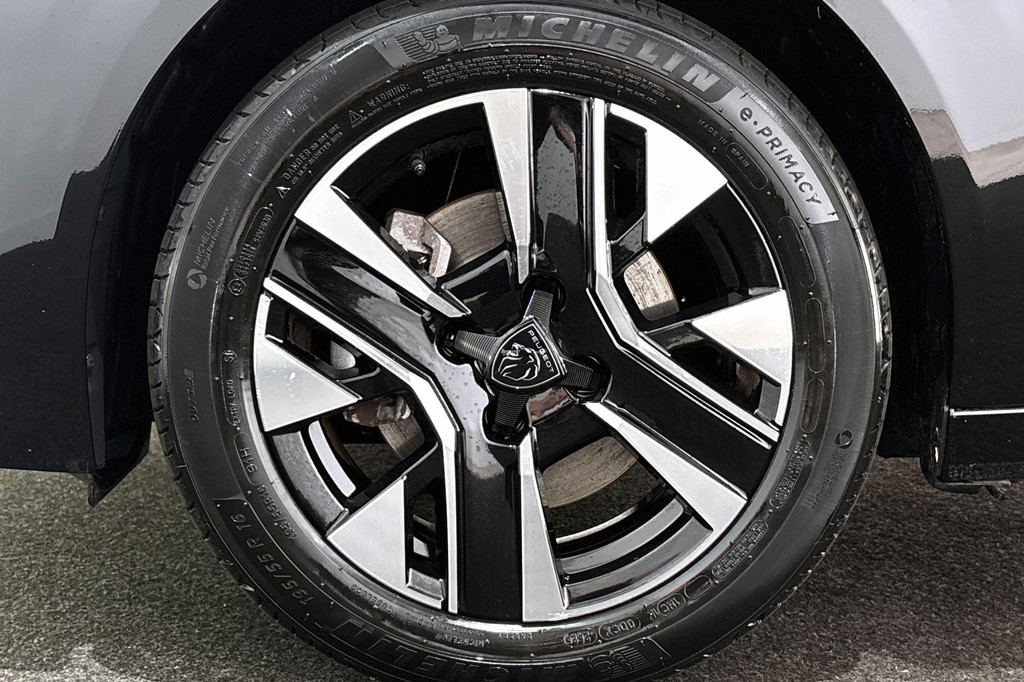 Peugeot 208 (HGJ76F) met abonnement