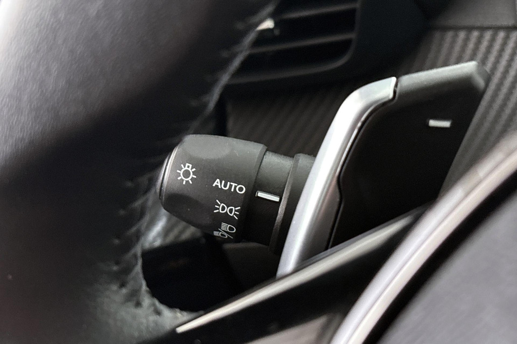 Peugeot 208 (HGJ76F) met abonnement