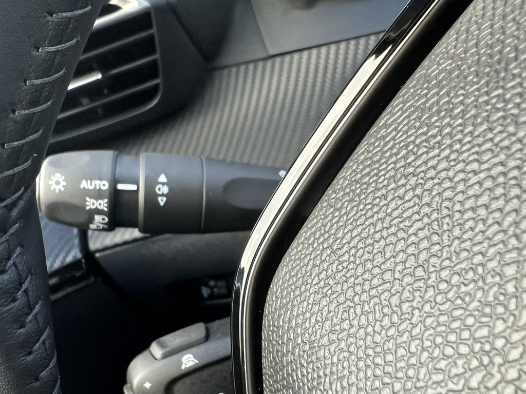Peugeot 208 (JVL77K) met abonnement