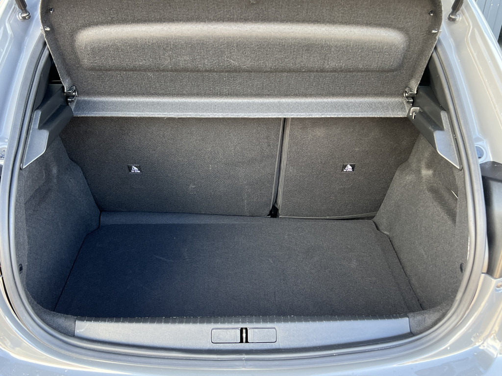 Peugeot 208 (JVL77K) met abonnement
