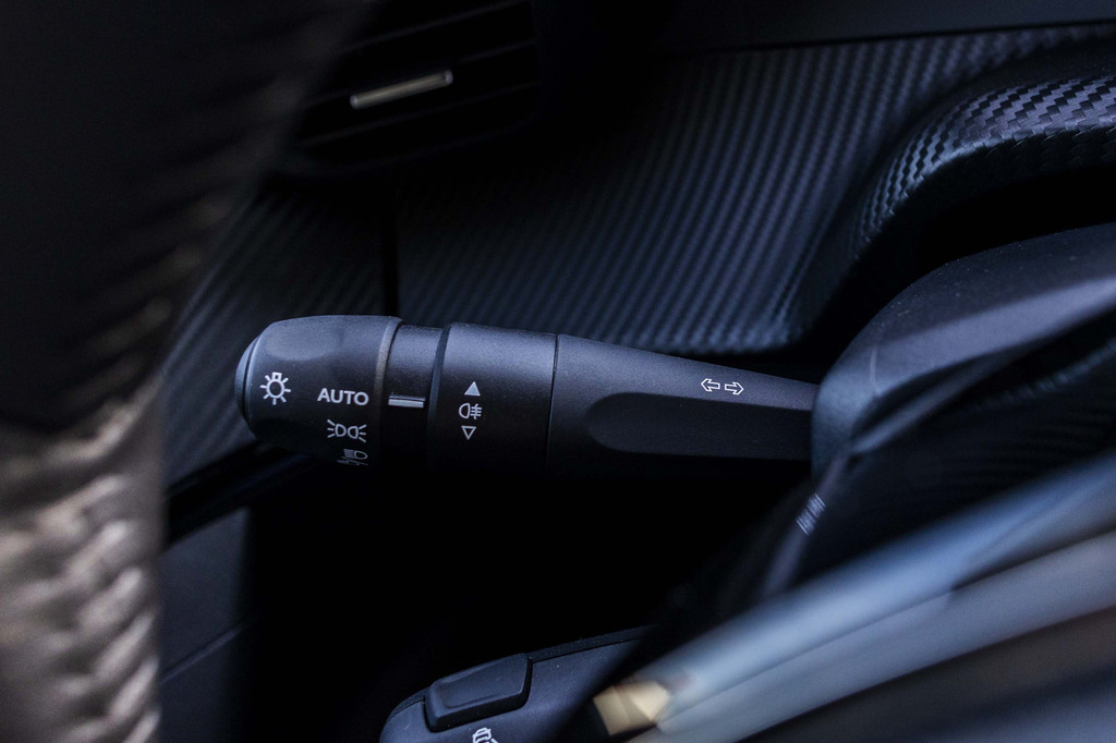 Peugeot e-2008 (KZR60H) met abonnement