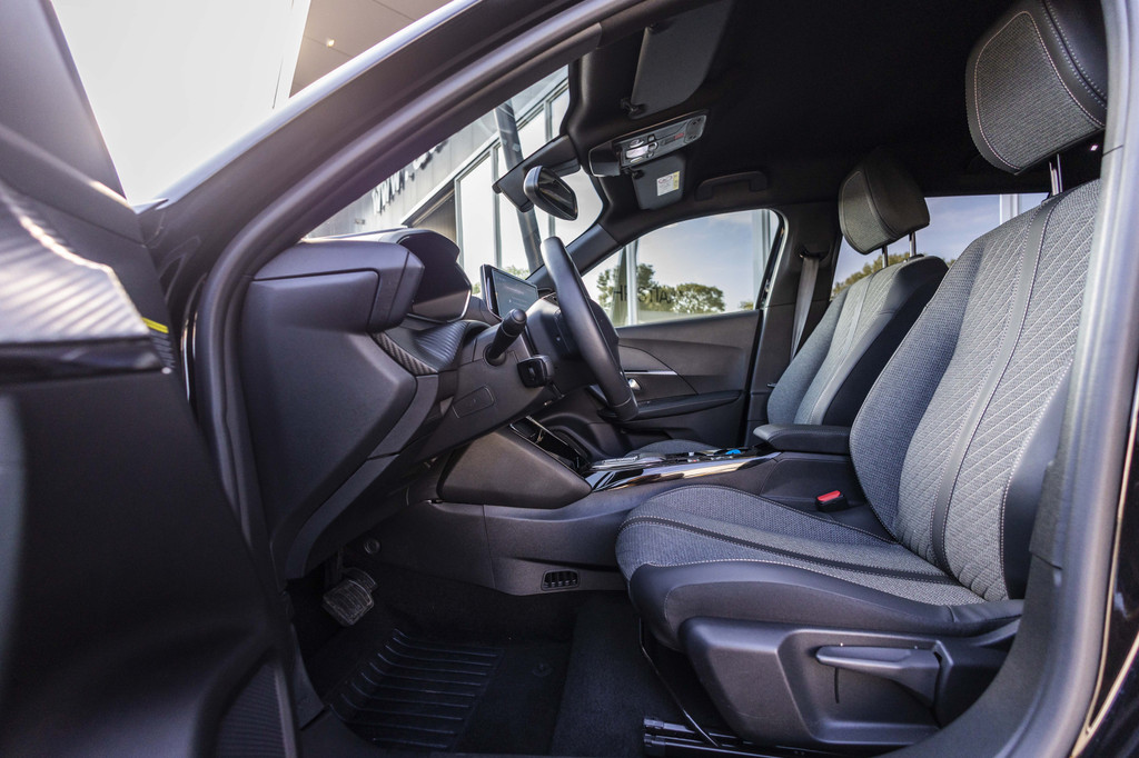 Peugeot e-2008 (KZR60H) met abonnement