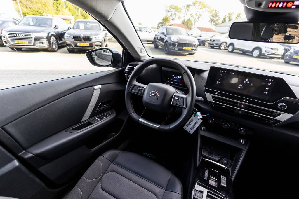 Citroën Ë-C4 (Z831RN) met abonnement
