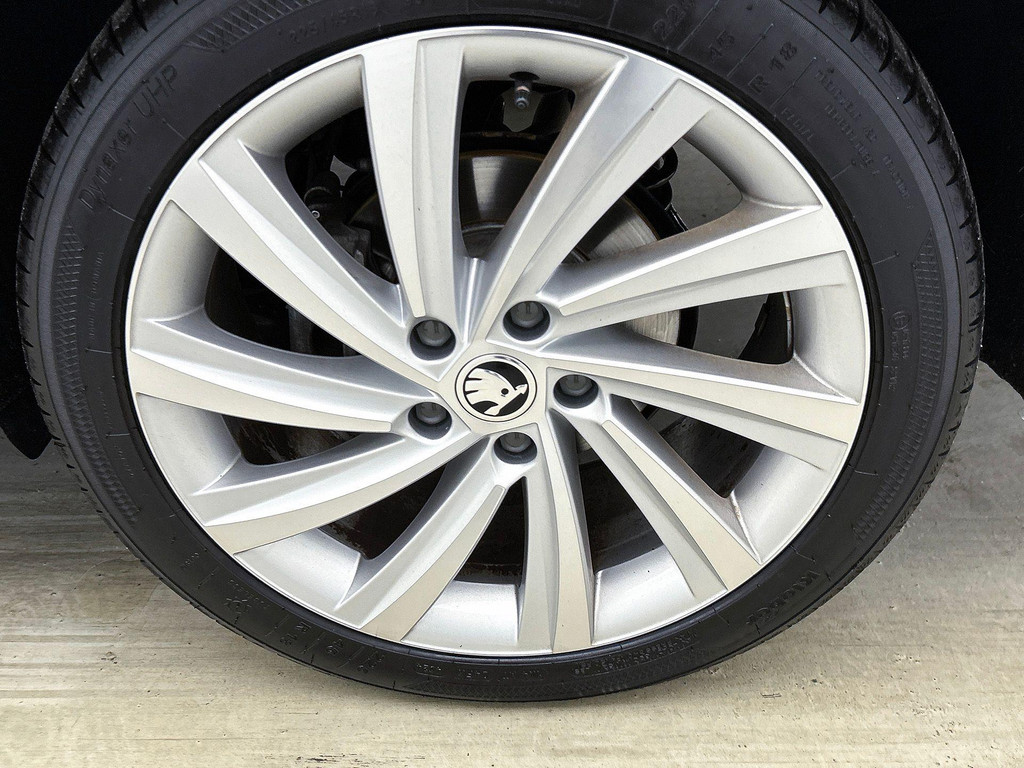 ŠKODA Octavia (KZH28H) met abonnement
