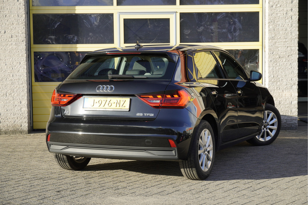 Audi A1 (J976NZ) met abonnement