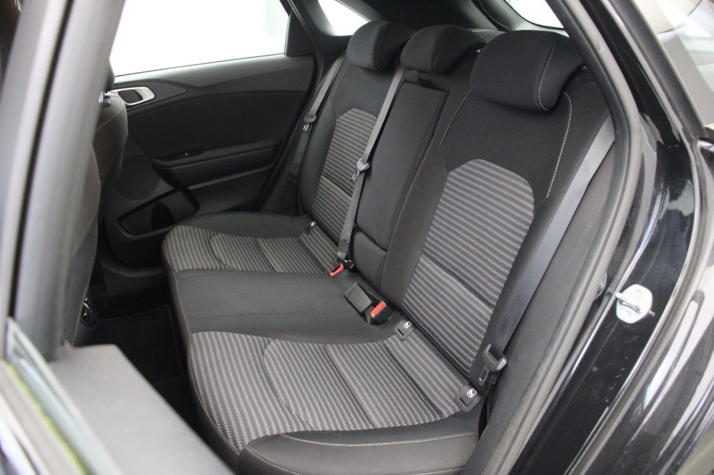Kia Ceed (R063BG) met abonnement