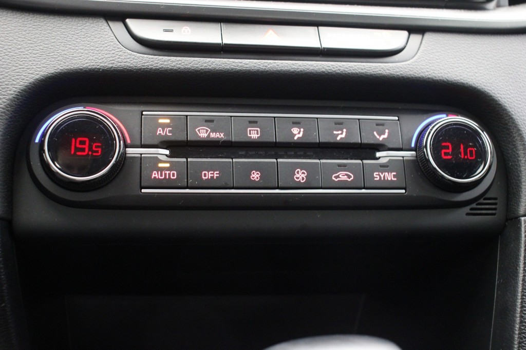 Kia Ceed (R063BG) met abonnement
