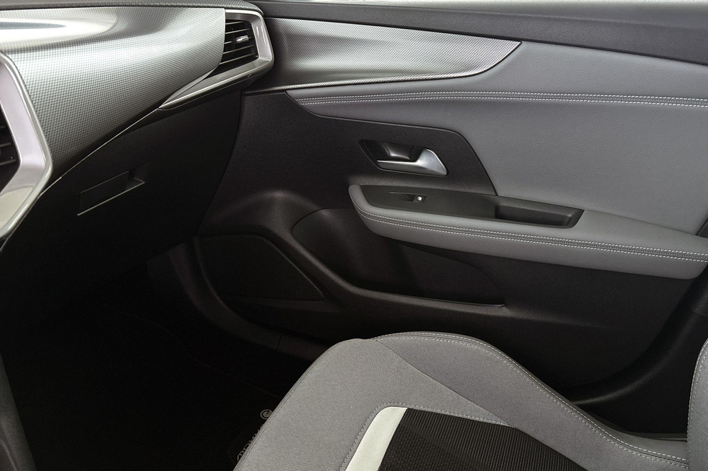 Opel Mokka-e (KZX36P) met abonnement