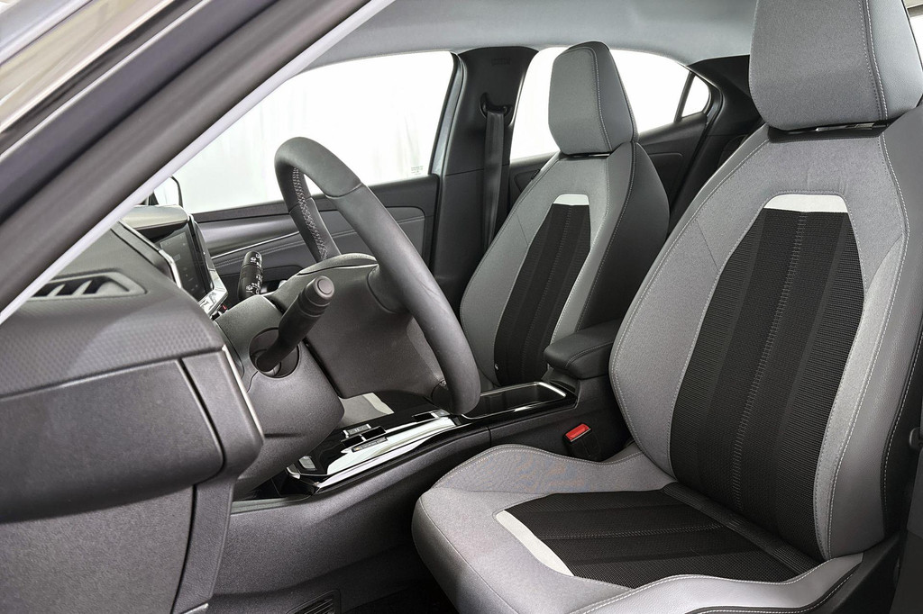 Opel Mokka-e (KZX36P) met abonnement