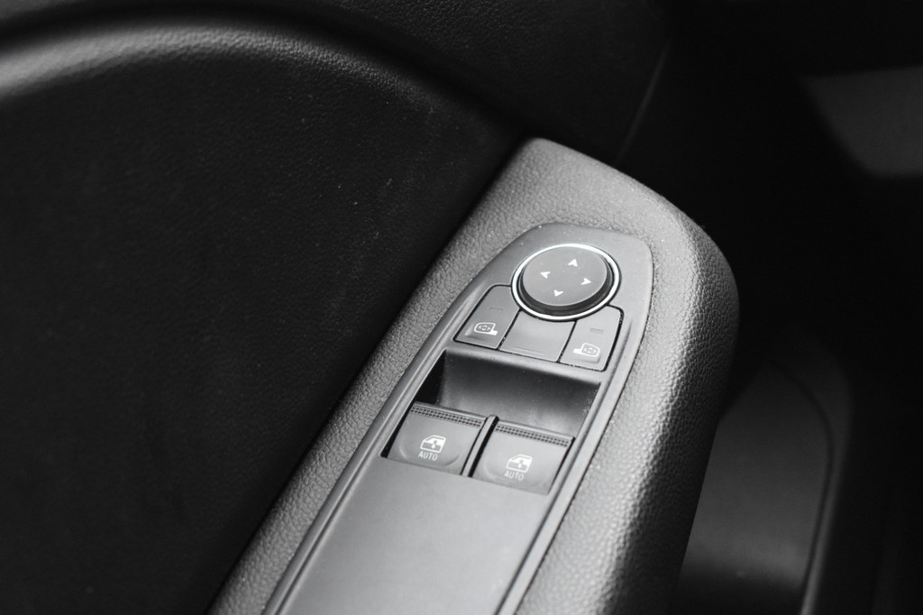 Renault Clio (R664NN) met abonnement