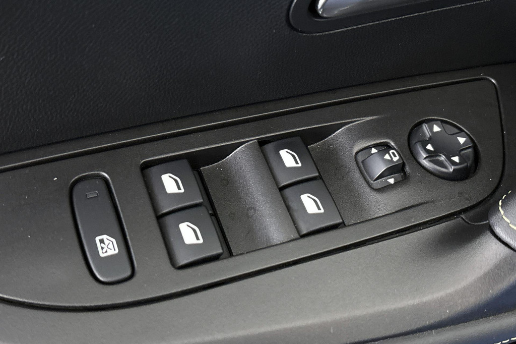 Peugeot e-2008 (L340JX) met abonnement