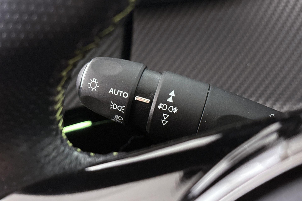 Peugeot e-2008 (L340JX) met abonnement