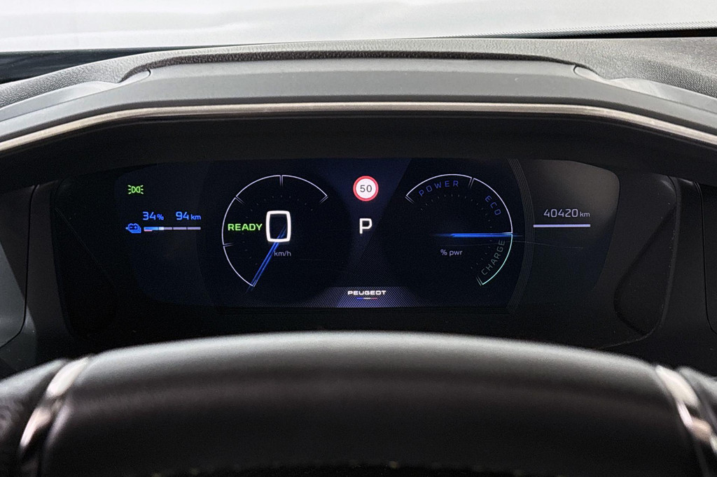 Peugeot e-2008 (GPK75K) met abonnement