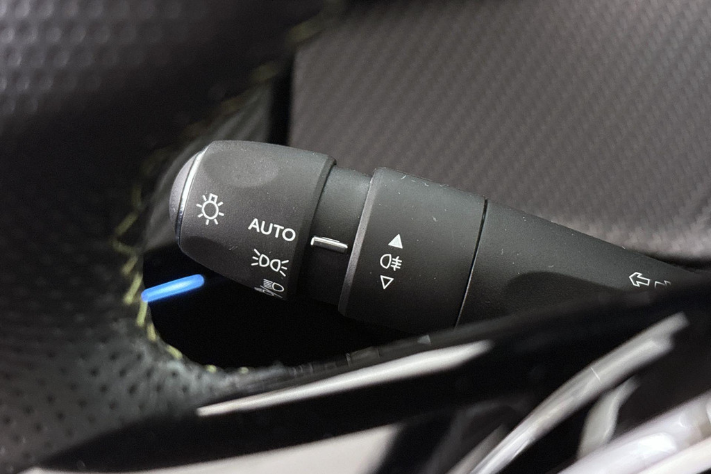 Peugeot e-2008 (GPK75K) met abonnement