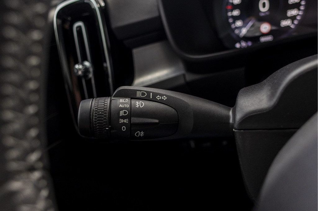 Volvo XC40 (KTZ17Z) met abonnement