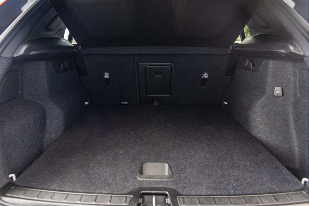 Volvo XC40 (KTZ17Z) met abonnement