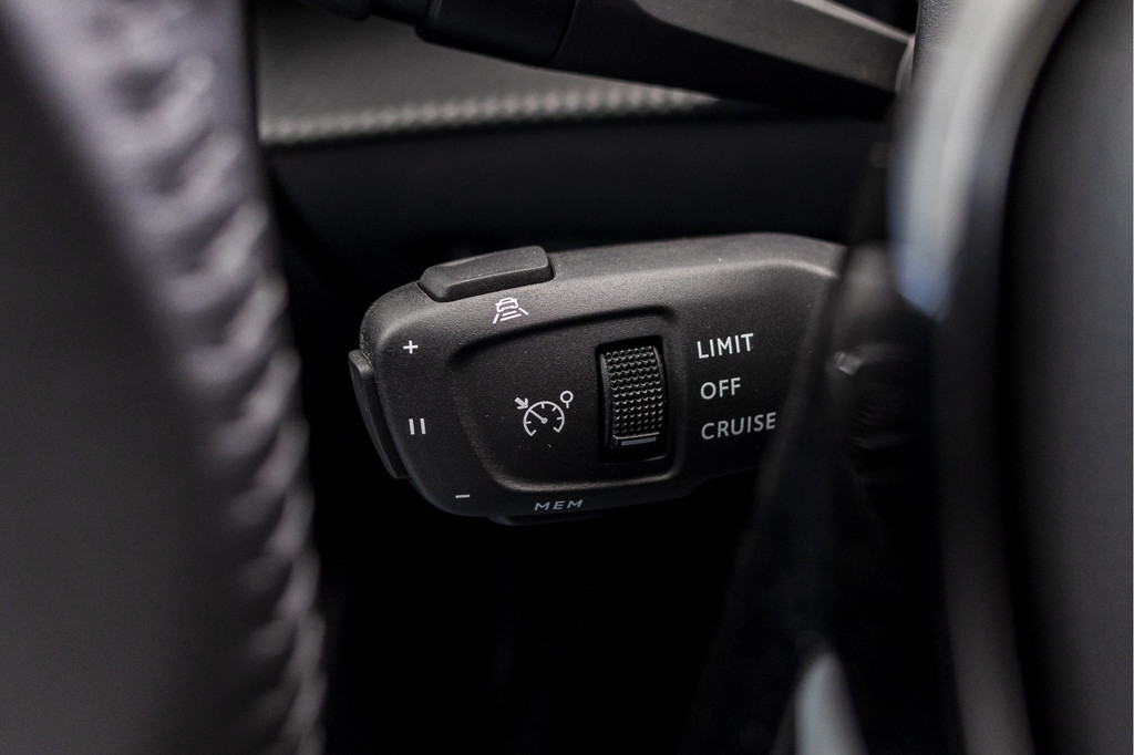Peugeot e-2008 (KZN47D) met abonnement