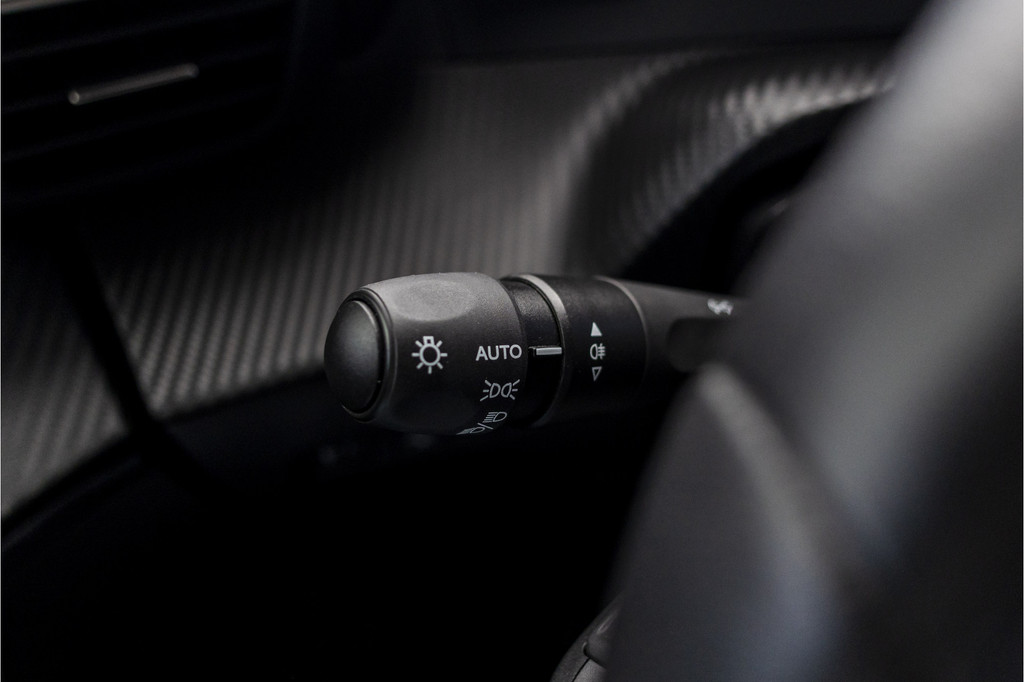 Peugeot e-2008 (KZN47D) met abonnement