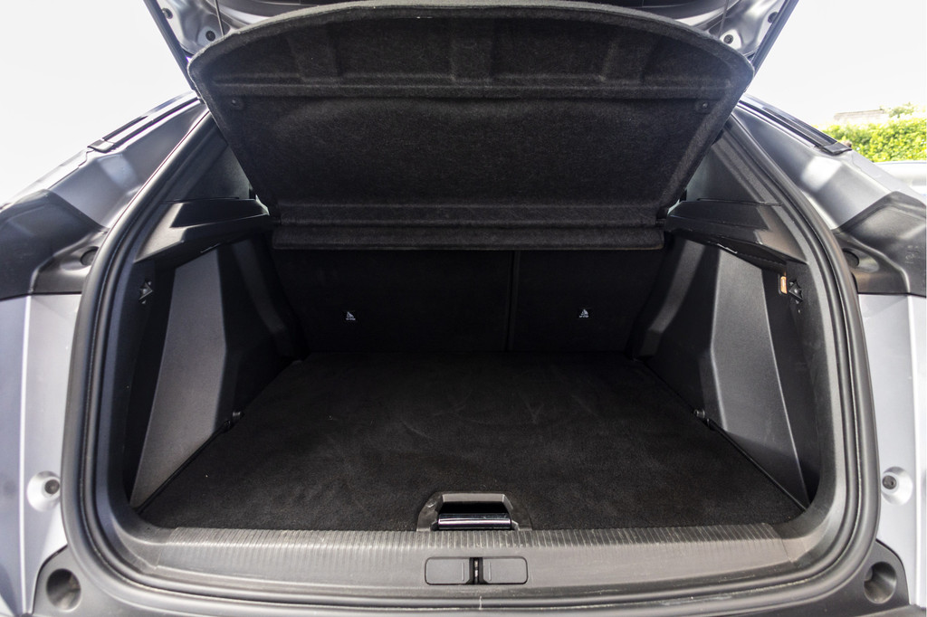 Peugeot e-2008 (KZN47D) met abonnement