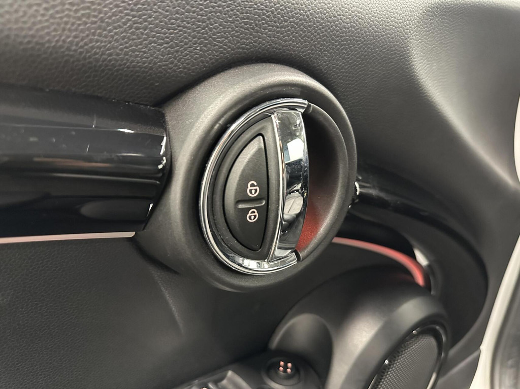 MINI 3-Deurs (N299RR) met abonnement