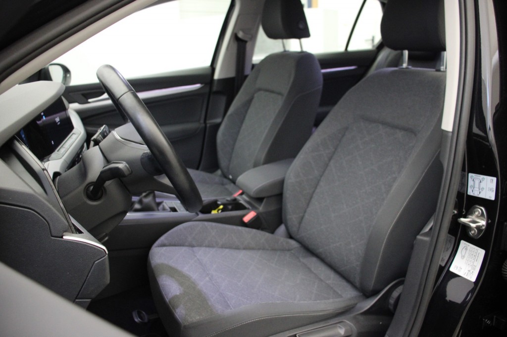 Volkswagen Golf (L682JK) met abonnement