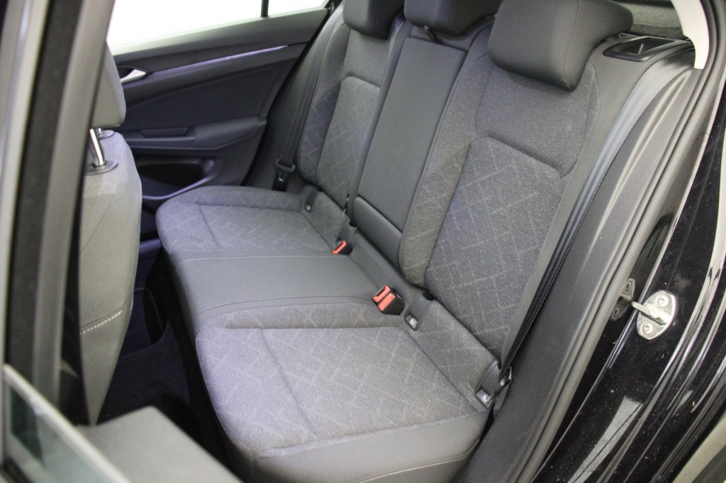 Volkswagen Golf (L682JK) met abonnement