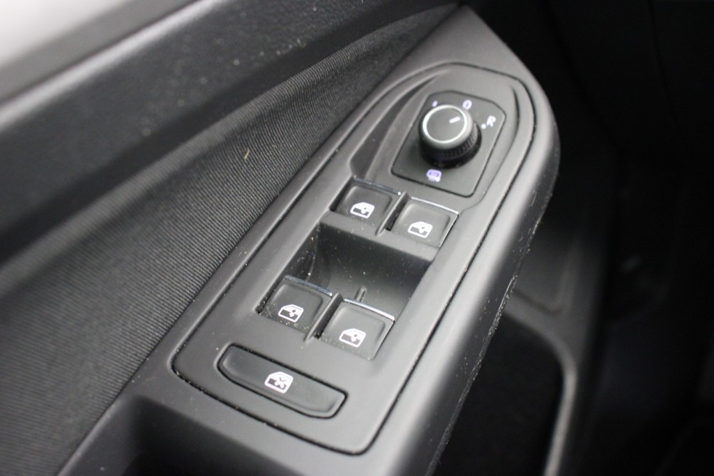 Volkswagen Golf (L682JK) met abonnement