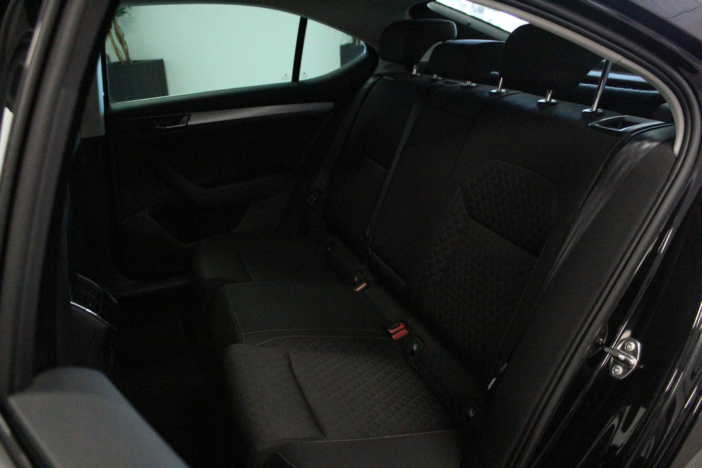ŠKODA Superb (P356VD) met abonnement