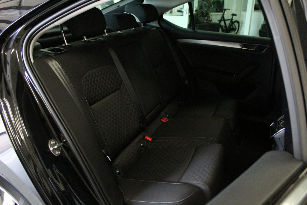ŠKODA Superb (P356VD) met abonnement