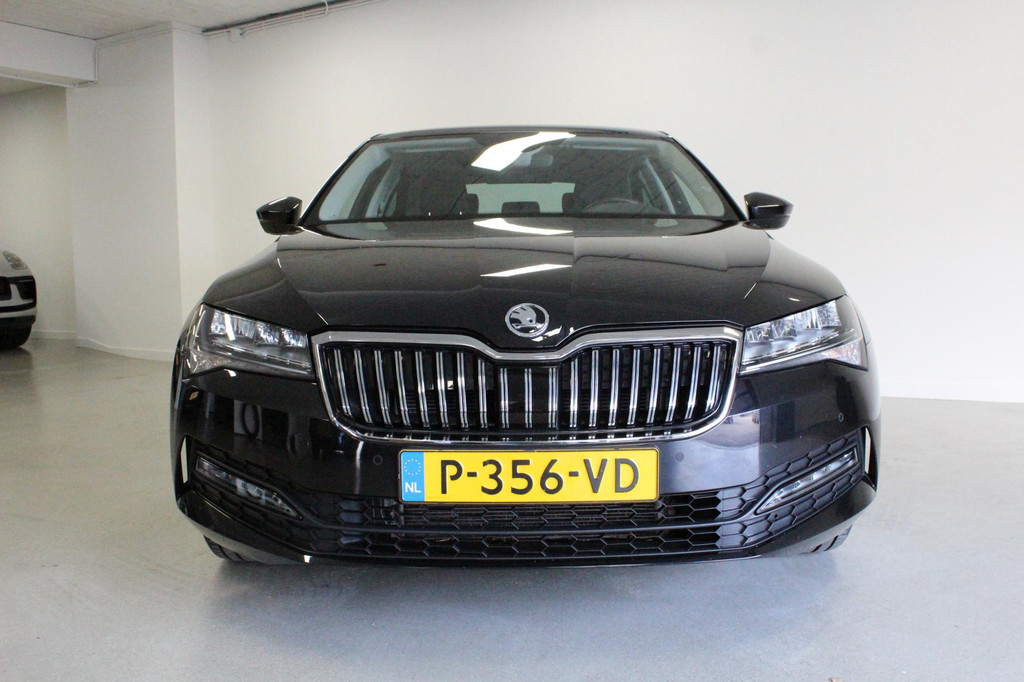 ŠKODA Superb (P356VD) met abonnement