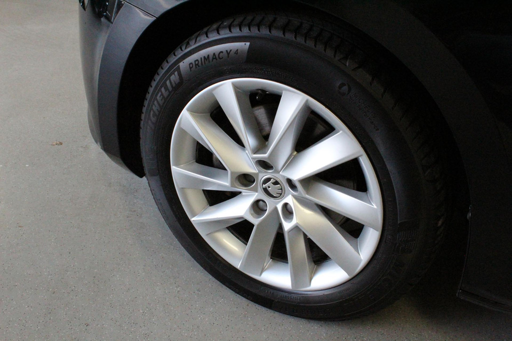 ŠKODA Superb (P356VD) met abonnement