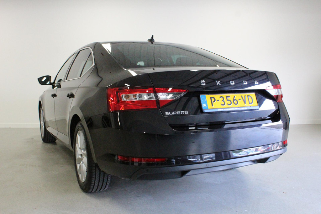 ŠKODA Superb (P356VD) met abonnement