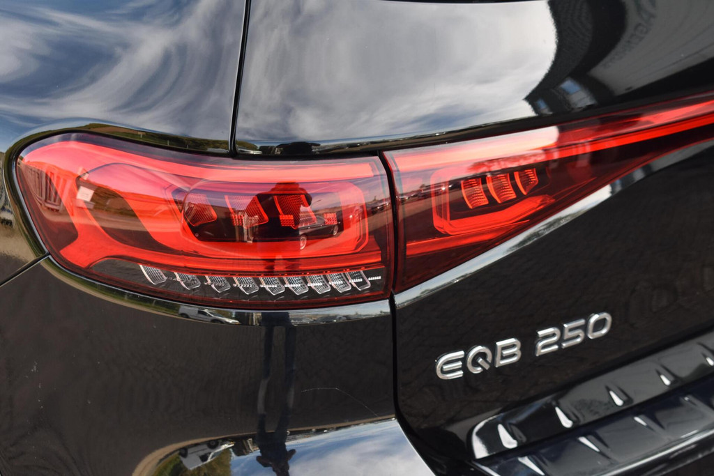 Mercedes-Benz EQB (R661TS) met abonnement