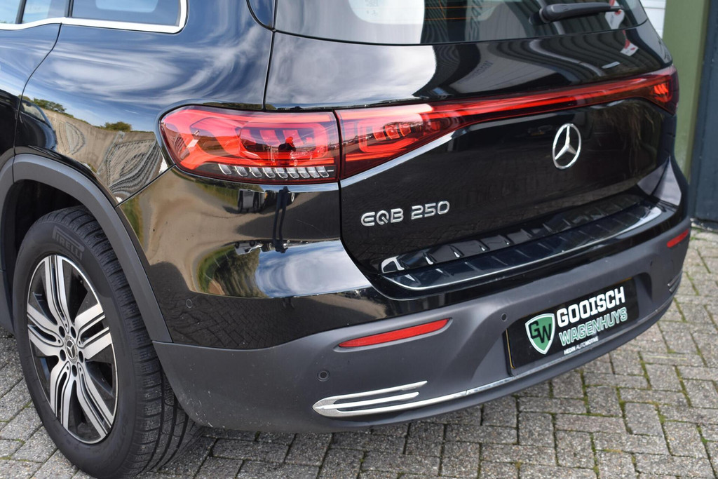 Mercedes-Benz EQB (R661TS) met abonnement