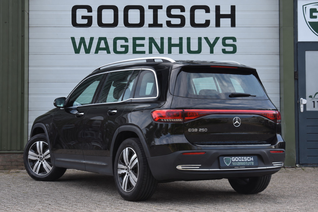 Mercedes-Benz EQB (R661TS) met abonnement
