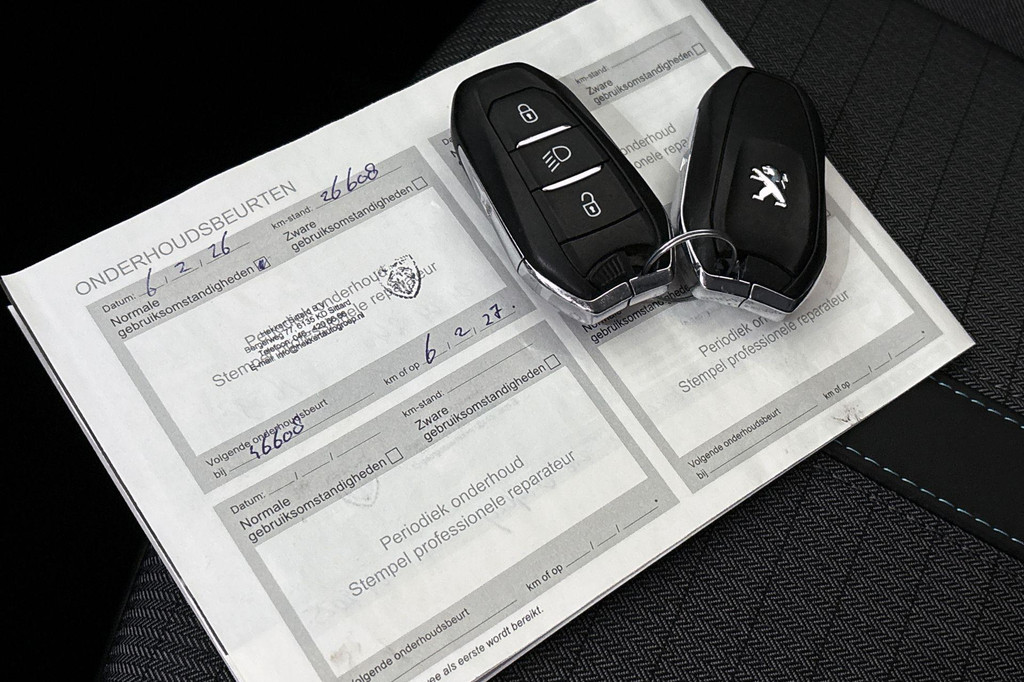 Peugeot e-2008 (N329XS) met abonnement