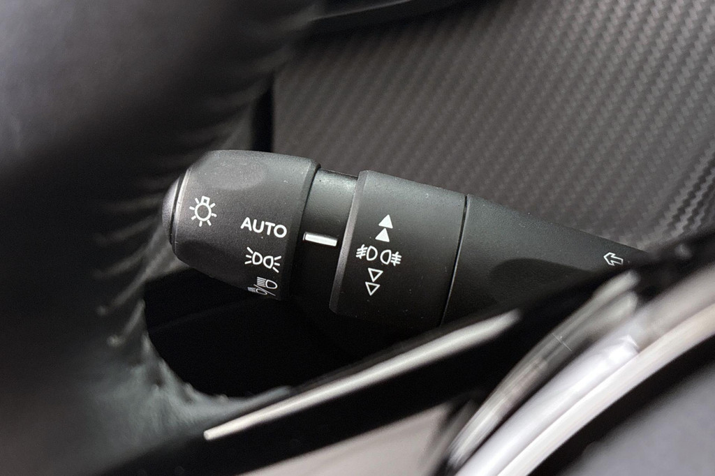 Peugeot e-2008 (N329XS) met abonnement